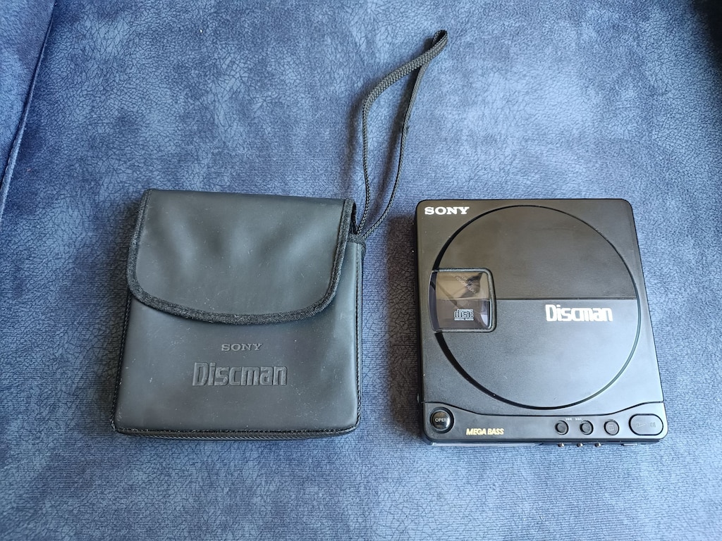 Sony Discman D-90 (1989) - 2