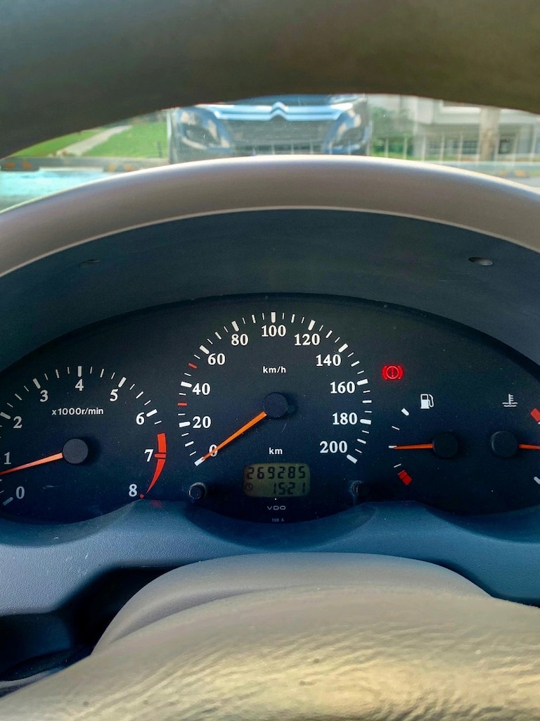 2001 model değişensiz boyasız micra k11