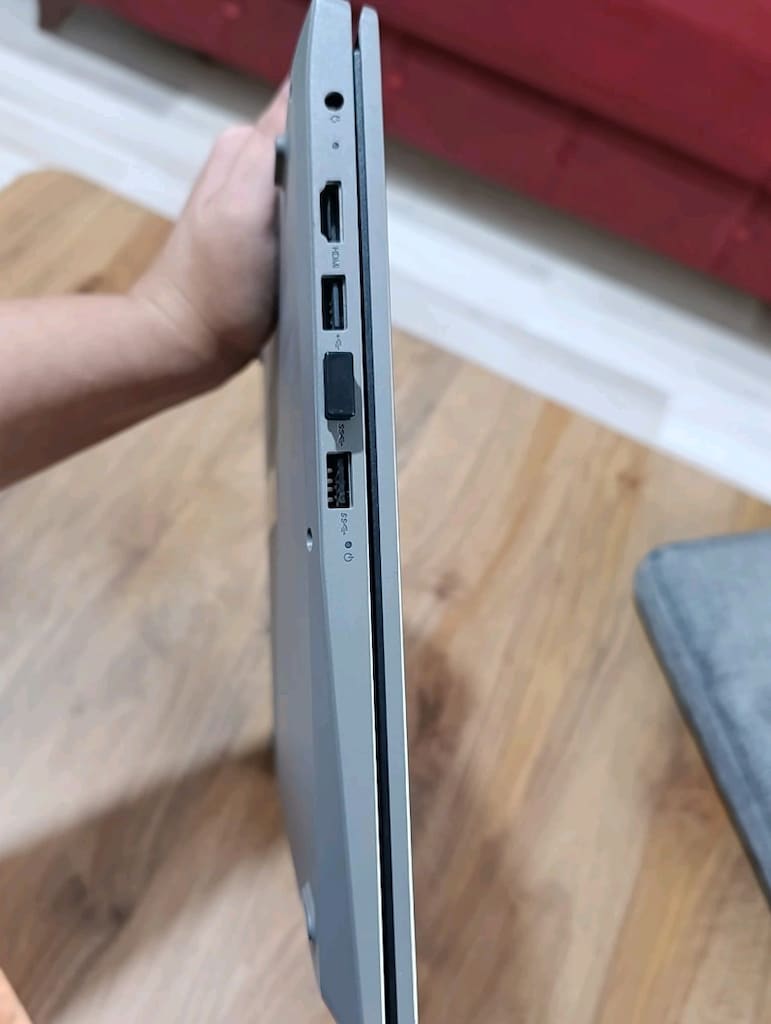 Lenovo IdeaPad 3 15ADA05 Ryzen 3 3250U 8GB 256GB SSD - 5