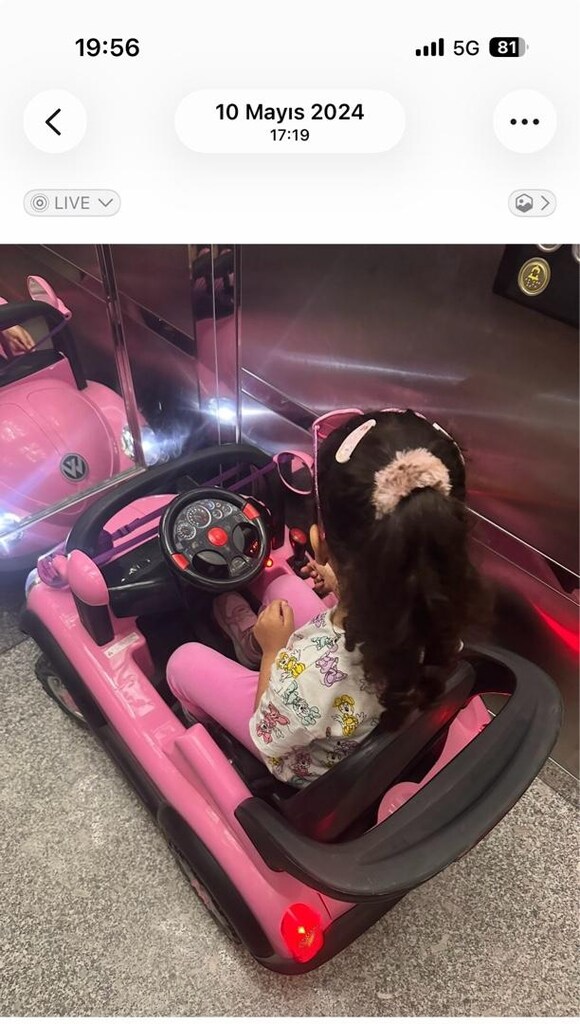 volkvagen pembe akülü araba - 4