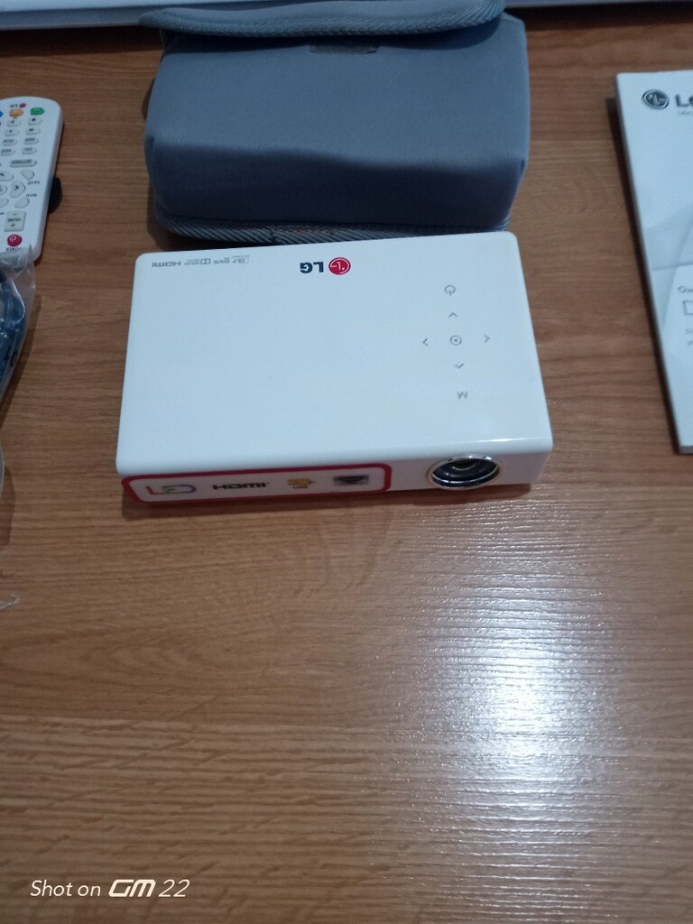 LG projeksiyon cihazı ve projeksiyon perdesi 180*200 - 4