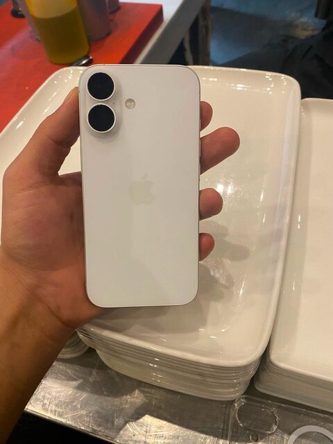 iPhone 16 128 GB Beyaz | %100 Pil | TR Cihazı | Garantili |