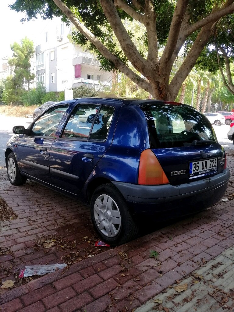 SAHİBİNDEN DÜŞÜK KİLOMETRELİ DEĞİŞENSİZ KLİMALI RENAULT clio 2 1.4 RTA - 5