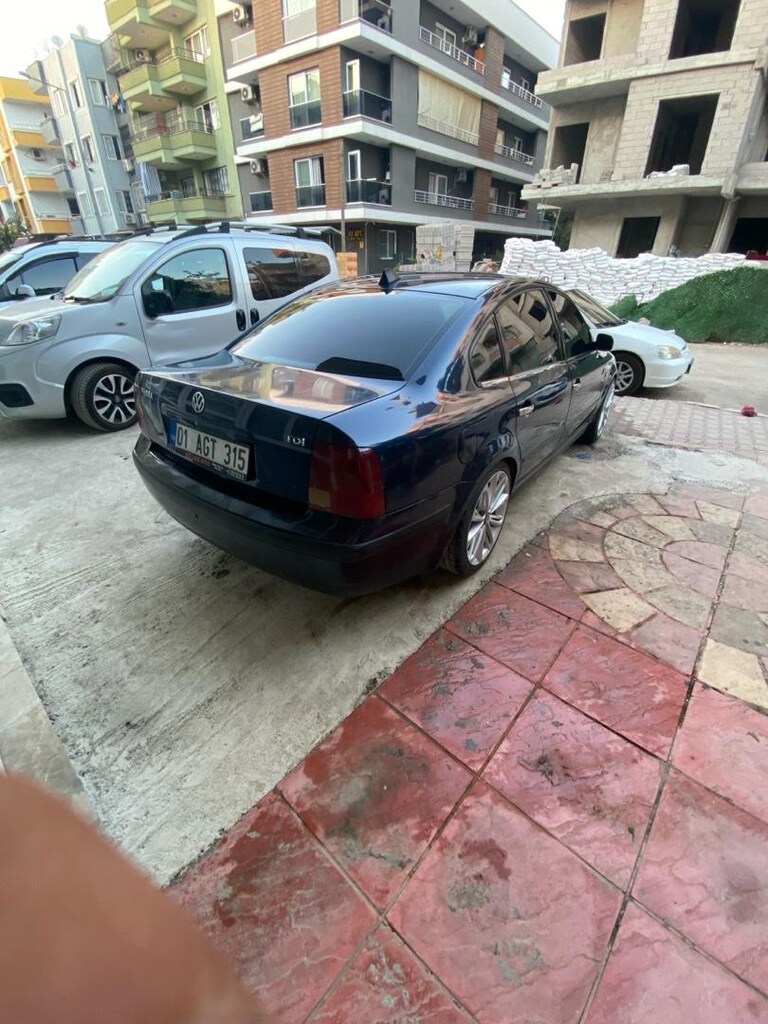 VOLKSWAGEN PASSAT 1.9 TDI - 8