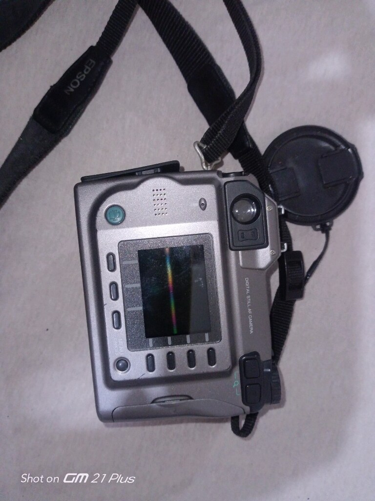 EPSON 3.3 MEGAPİKSEL DİJİTAL FOTOĞRAF MAKİNESİ - 3
