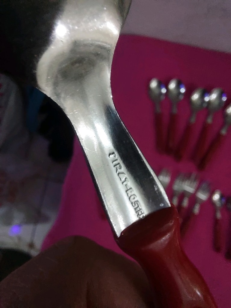 Kaşık çatal. Hepsinin fiyatıdır. Hediyesi var (son resimdeki kaşıklar) - 2