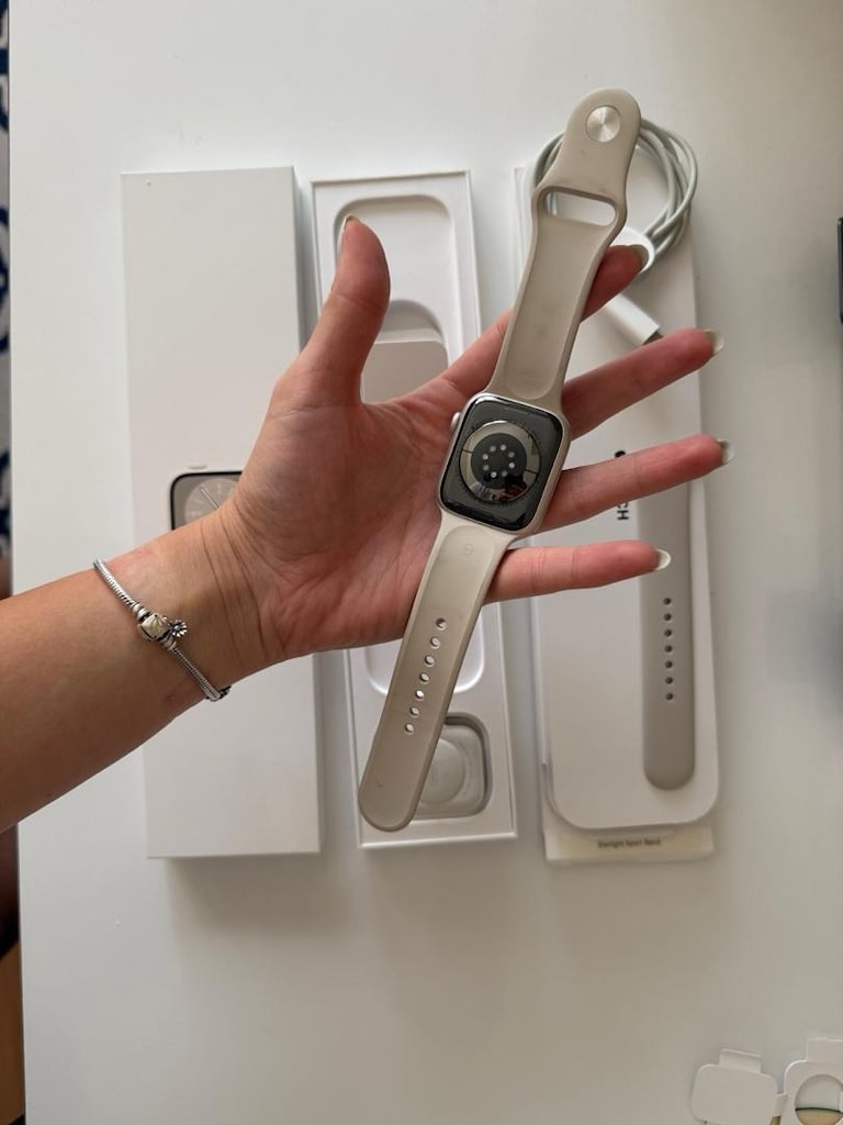 Apple Watch 8 (45 mm) - 11
