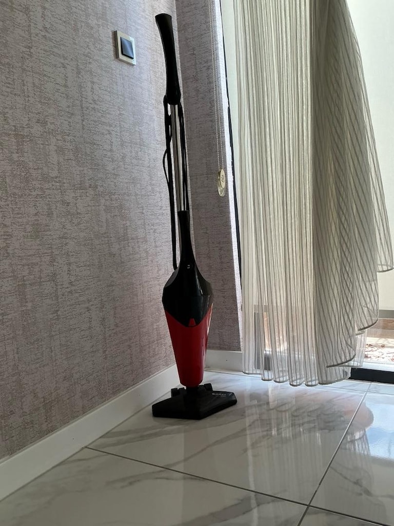 Kırmızı Sunny mini elektrikli süpürge
