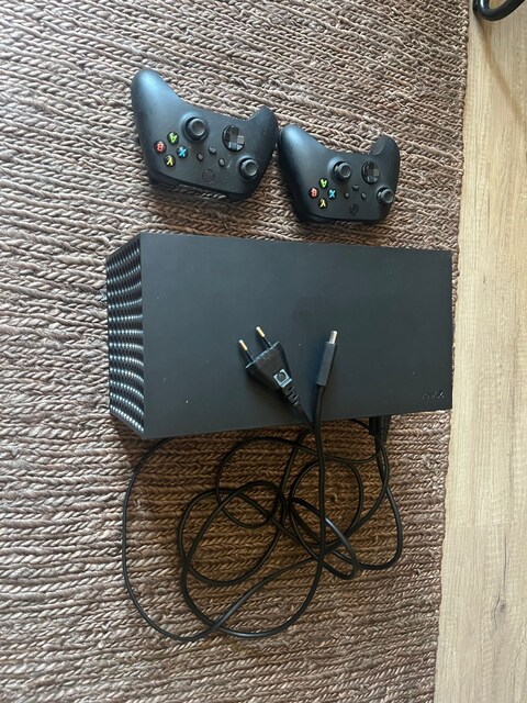 Xbox Series X 1 TB — Kutulu/Faturalı, Garantili, Sorunsuz Cihaz