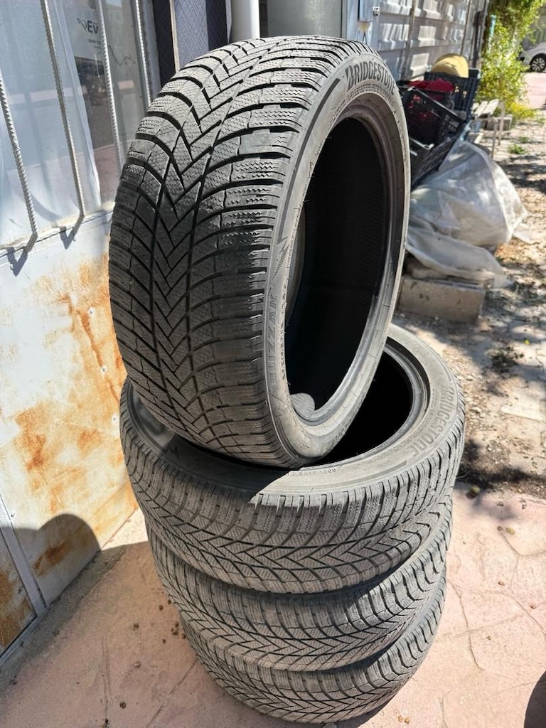 Kışlık Bridgestone 245/45/19 Lastik Takımı 4 Adet - 3