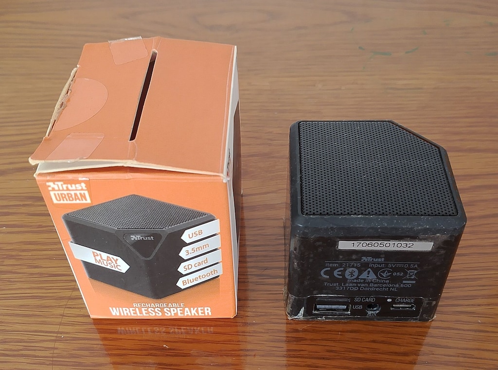Trust Urban 6 Watt Bluetooth Hoparlör Şarj Edilebilir USB Micro SD - 4
