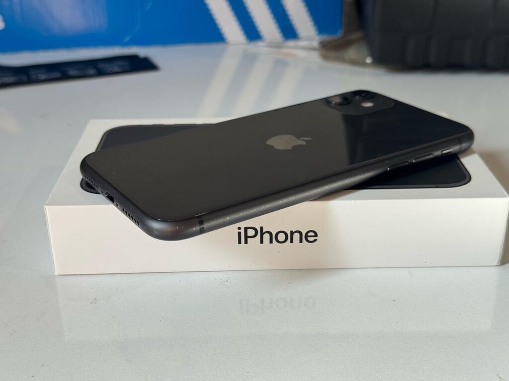 iPhone 11 - 128gb - 4