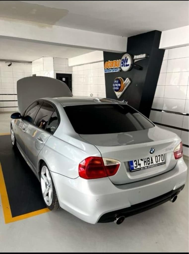 BMW 320i