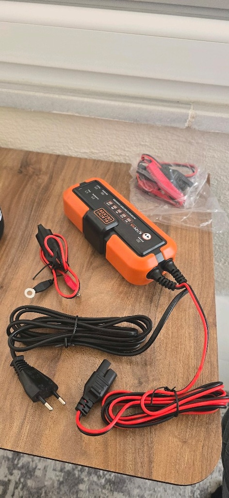 Black+Decker 6/12V 4A Akıllı Akü Şarj ve Bakım Cihazı Sıfır Ayarında - 3