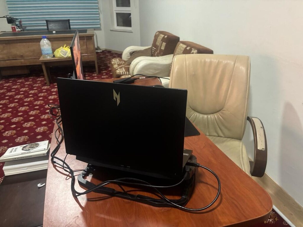Acer nitro v15 8gb ram 144hz ekran rayzan 7000 - 3