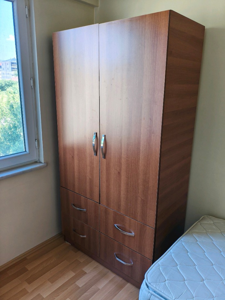 Tek kişilik Baza Yatak ve Çift kapılı çekmeceli ahşap dolap - 2