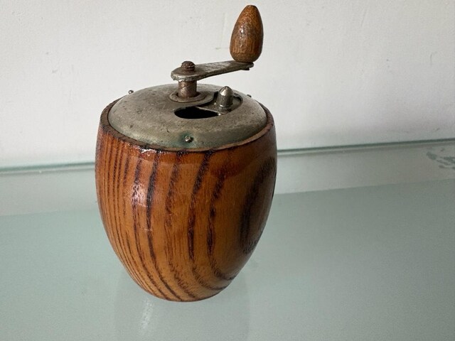 Vintage Masif Ahşap El Değirmeni
