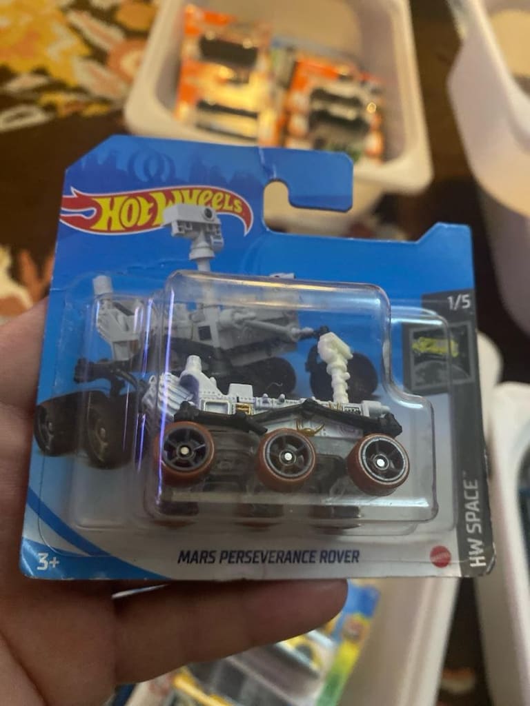 hotwhels mars perseverance rover - 2
