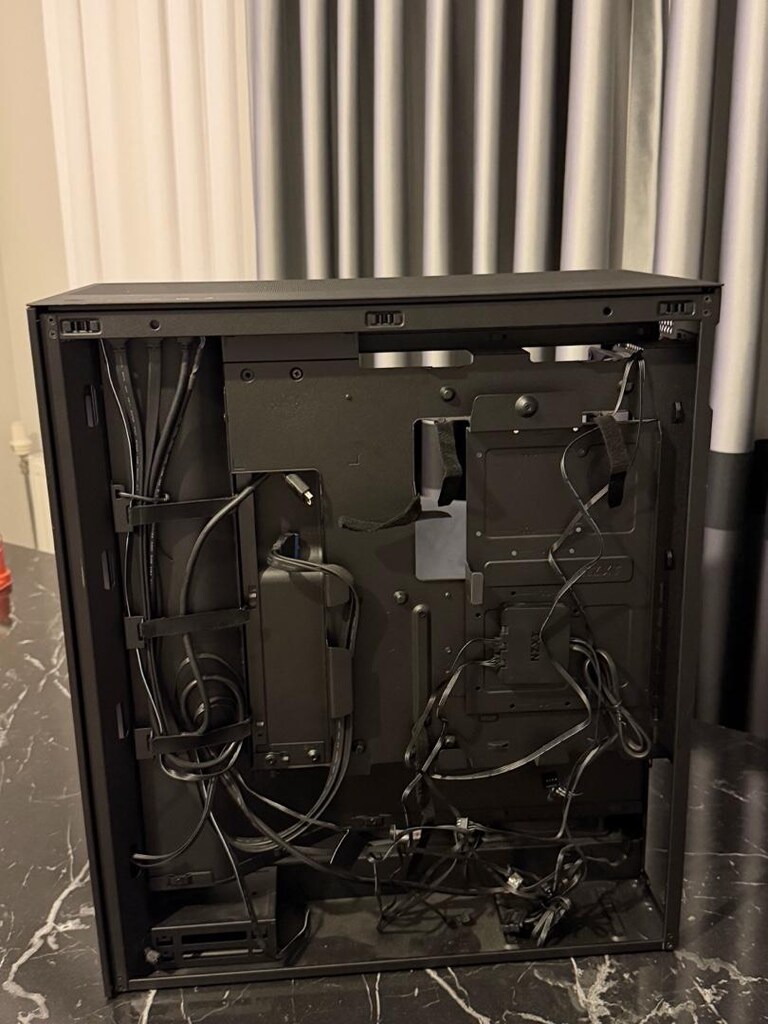 NZXT H7 FLOW - 4