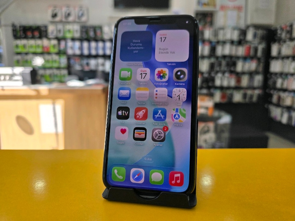 iPhone 11 Pro 64GB. Hatasız. Yeşil Renk. Pil:100 - 2