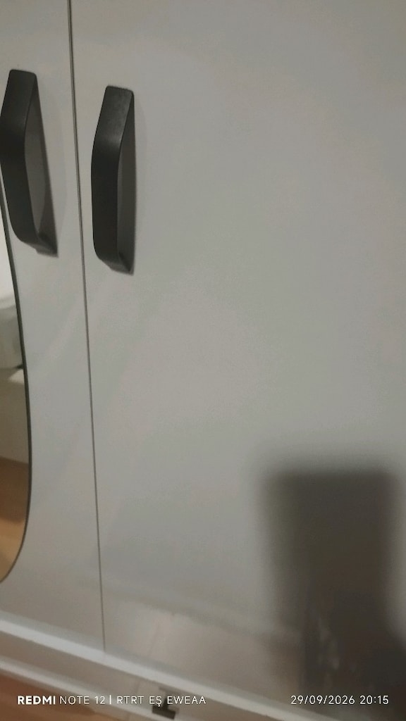 3 kapılı beyaz dolap. - 2