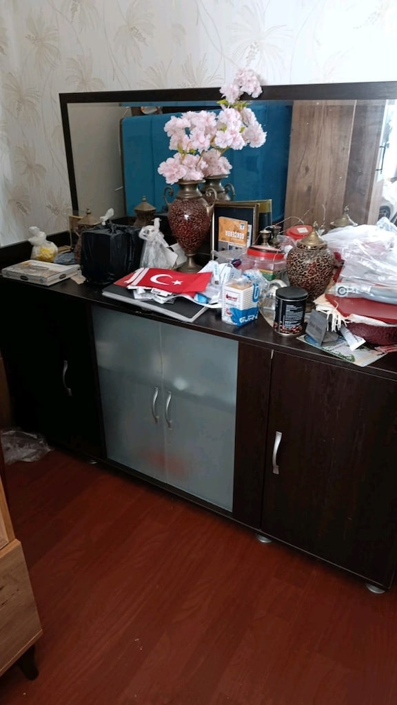 Oturma gurubu ve Vitrin Dolapları ÜCRETSİZ - 2