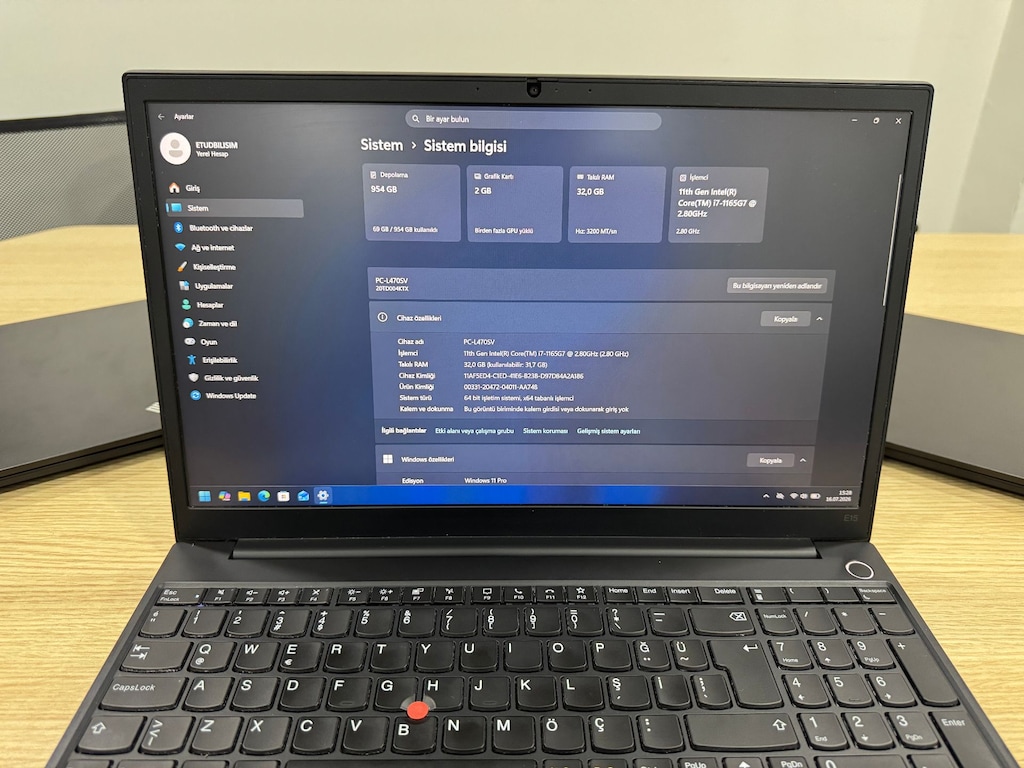Lenovo ThinkPad E15 Gen 2 i7 11.Nesil 32GB RAM 1TB SSD - 4