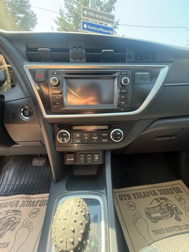 Sahibinden Toyota Auris 1.4 D-4D Premium 2013 Model - 12