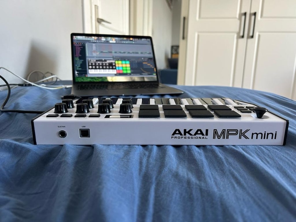 AKAİ MPK MİNİ MK 3 Midi klavye temiz sorunsuz - 5