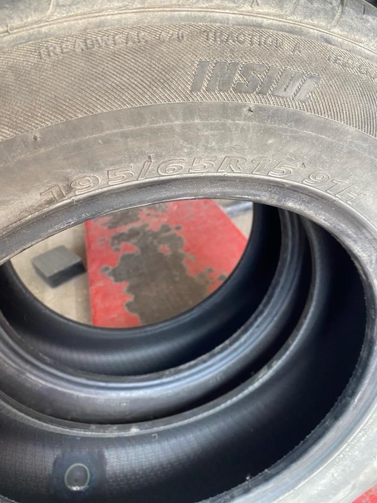 195 65 15 KUMHO - 4