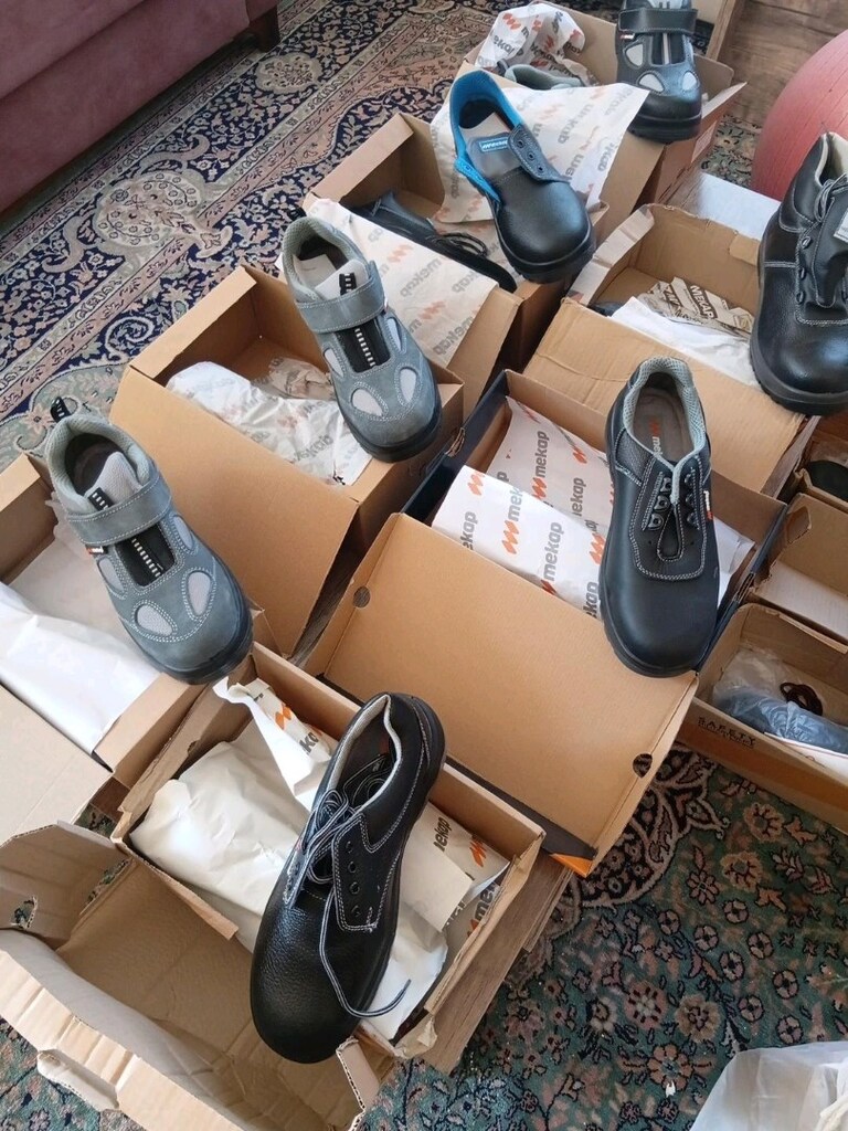 mekap ve YDS iş ayakkabıları çocukların eğtim masrafları için acilen
