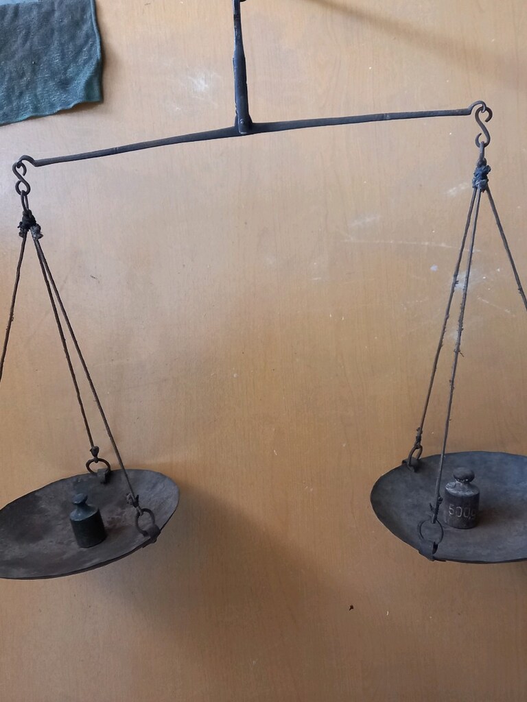 çok eski asırlık 2 adet kefeli el teraziler, bakır kefelide mevcut. - 2