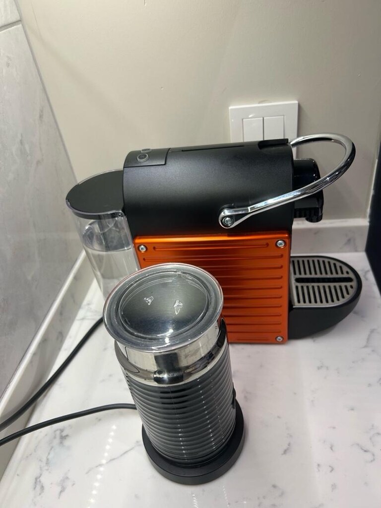 Nespresso Makine + Nespresso Süt Köpürtücü + Nespresso Stant - 3