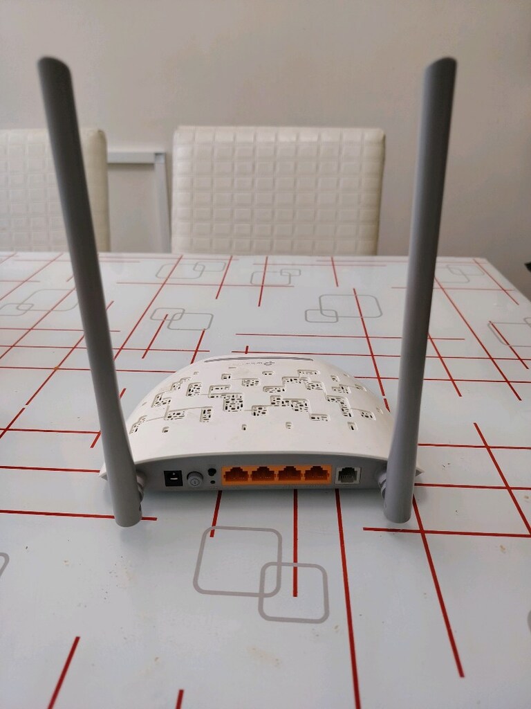 MODEM ROUTER. TP LINK - 2