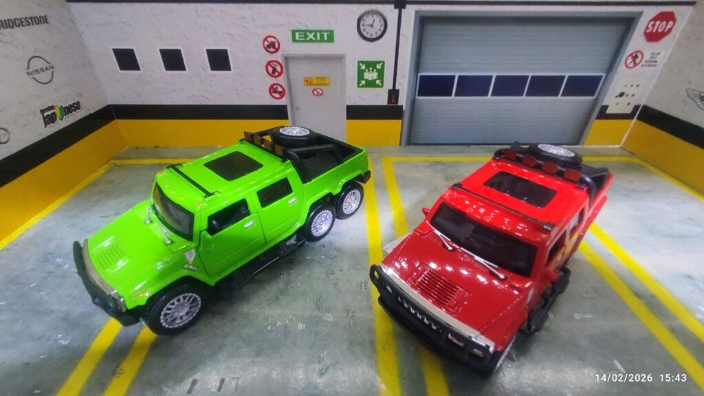 Hummer SUT 6x6 modeli metal diecast oyuncak araba - 6