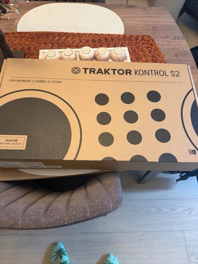 Native Instruments Traktor Kontrol S2 MK3 - 5