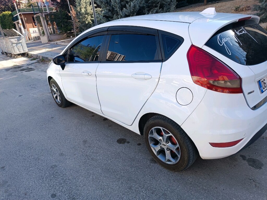 acil satılık Ford fiesta - 2