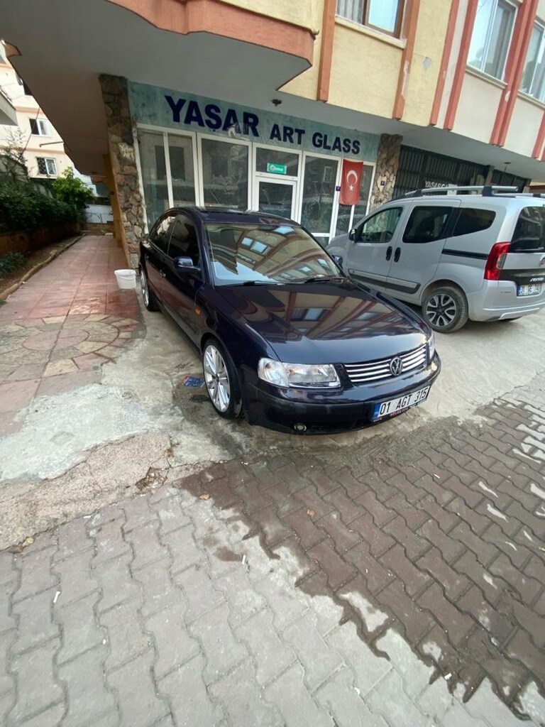 VOLKSWAGEN PASSAT 1.9 TDI - 6