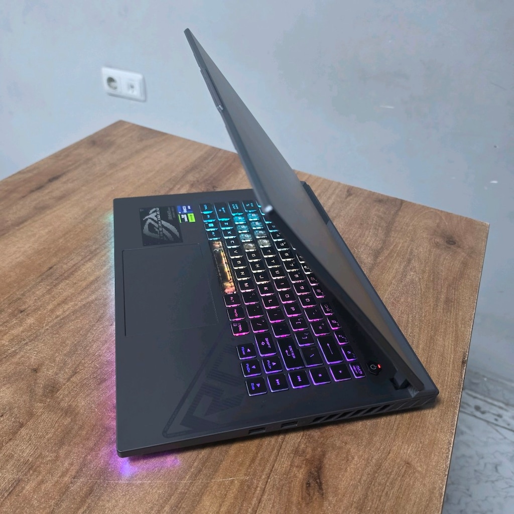 Asus Rog Strix G16 i9 Rtx4050 240hz 2k Gaming Laptop - 4