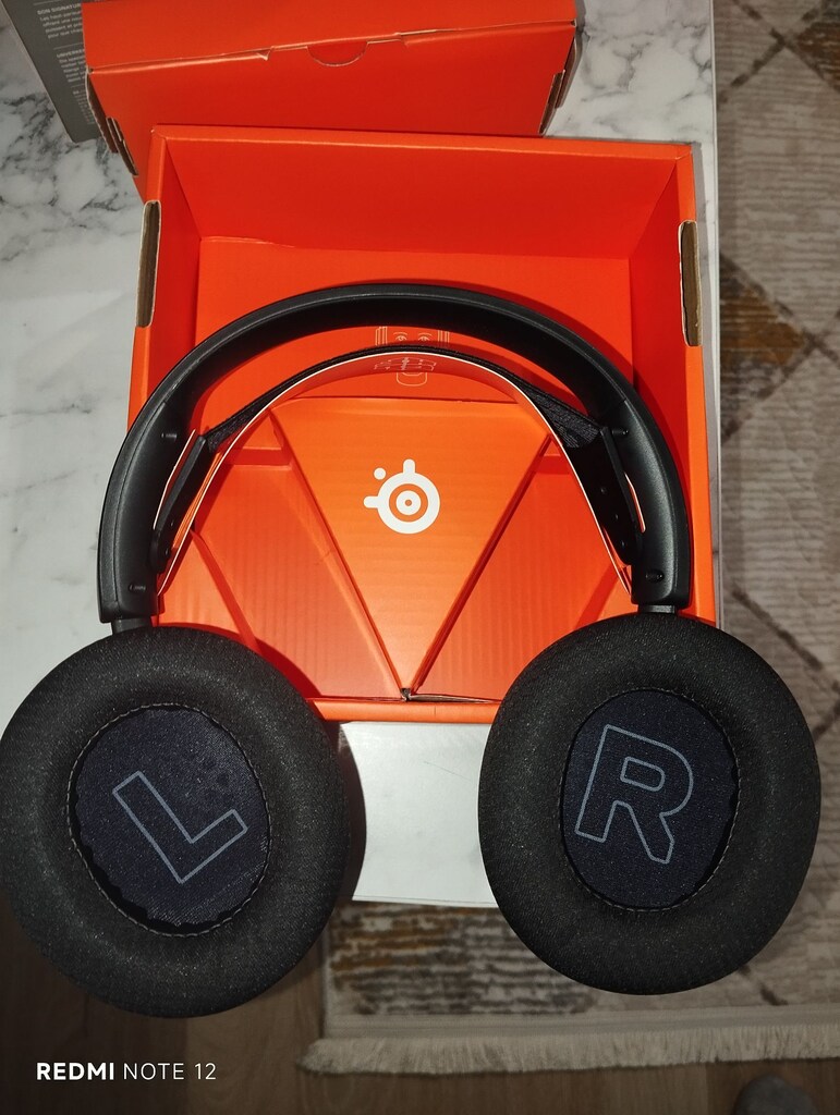 Steelseries Arctis Nova 1 - 4