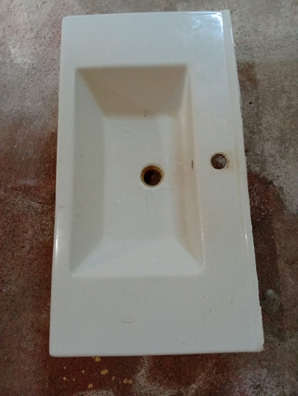 85x45 cm lavoba taşı içinde küçük çatlak var - 5