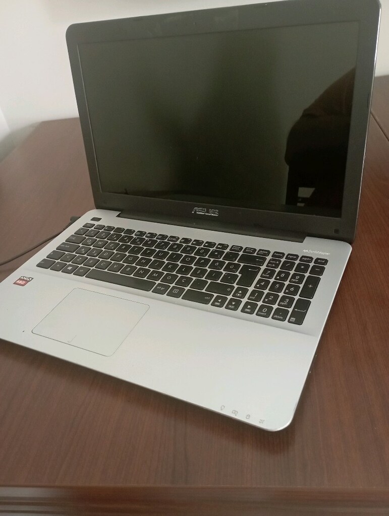 asus Laptop batarya bitik şarjda takılı kullanılıyor. - 4