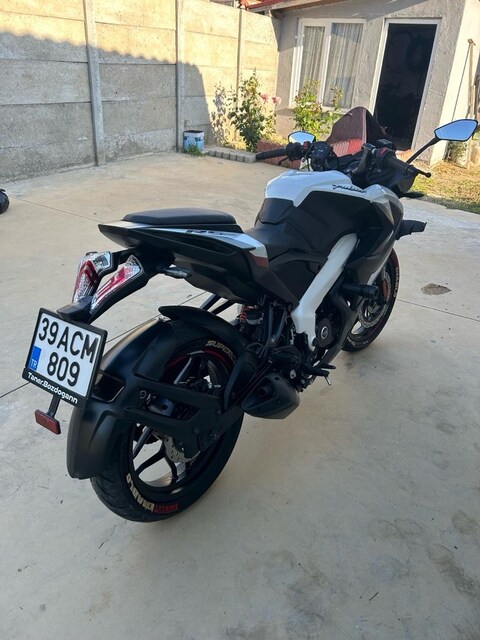 Rs 200