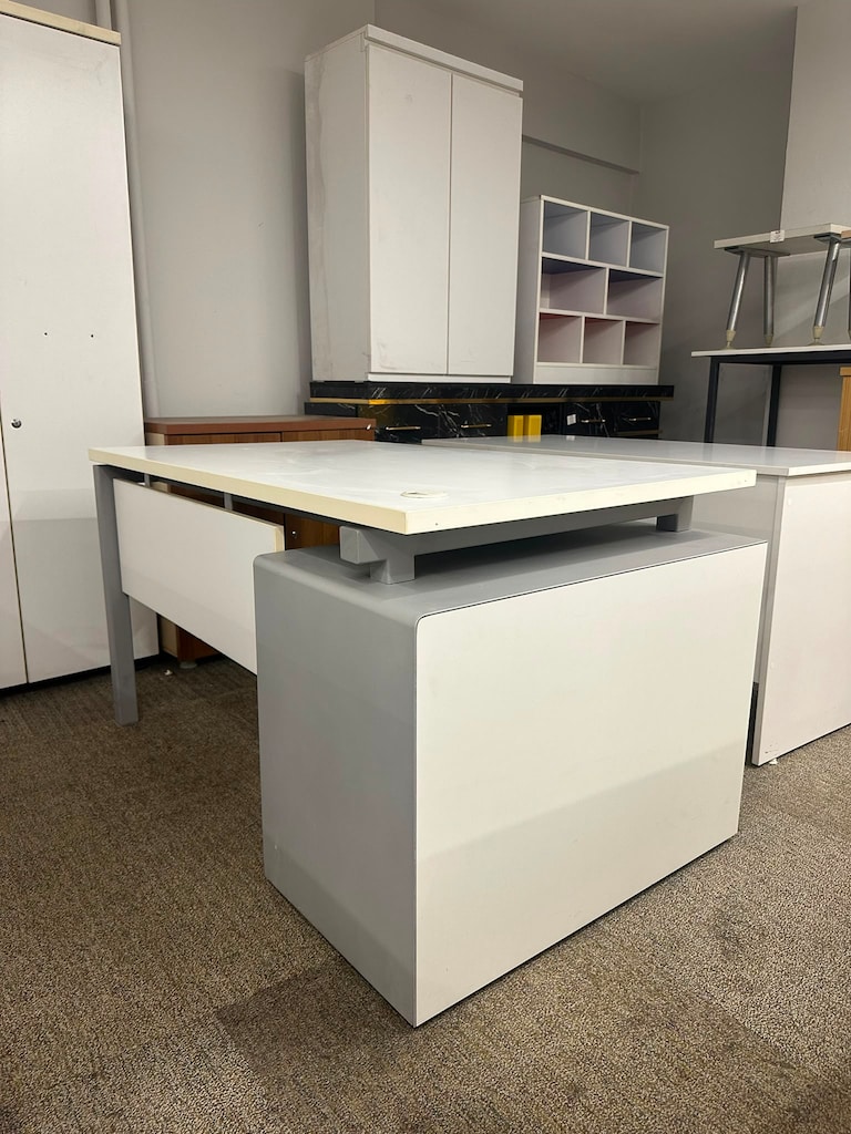 KLAS OFİS ÜSKÜDAR 140x80 MODERN KAVİSLİ ÇALIŞMA MASASI - 3