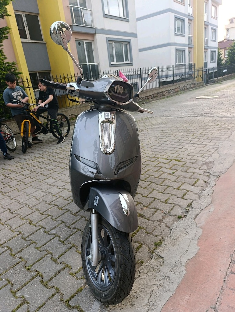 revolt rs6 volta 125 cc