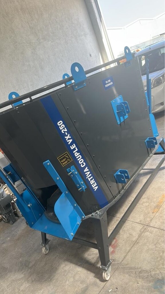 EV ELEKTRİKLİ YEM KARMA 220V - 8