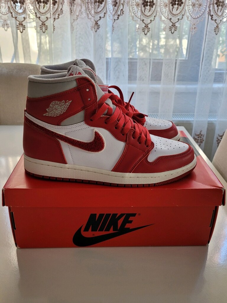 Nike Air Jordan 1 High "Chenille" - 3