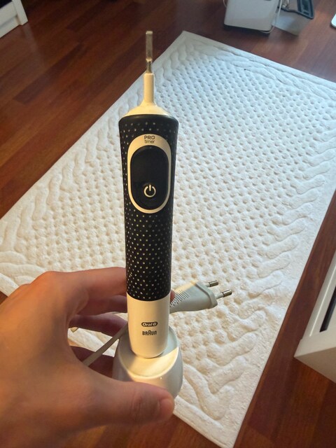 Oral B şarjlı diş fırçası