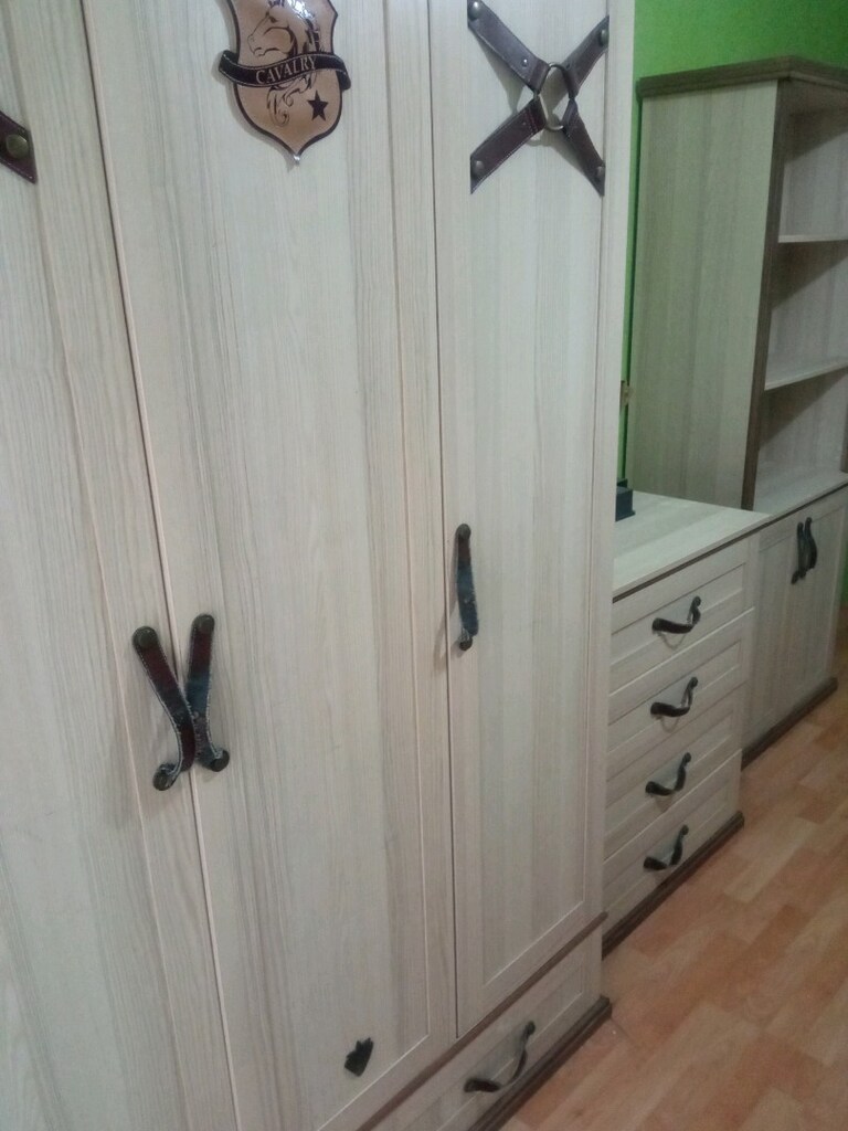 Çilek Royal genç odası (gardrop+ranza+kitaplık +sifonyer) acil. - 2