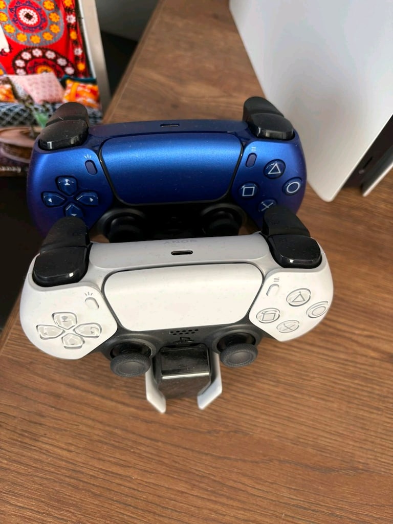 PlayStation 5 pro 2 TB 4 aylık mavi kollu tertemiz cihaz - 2